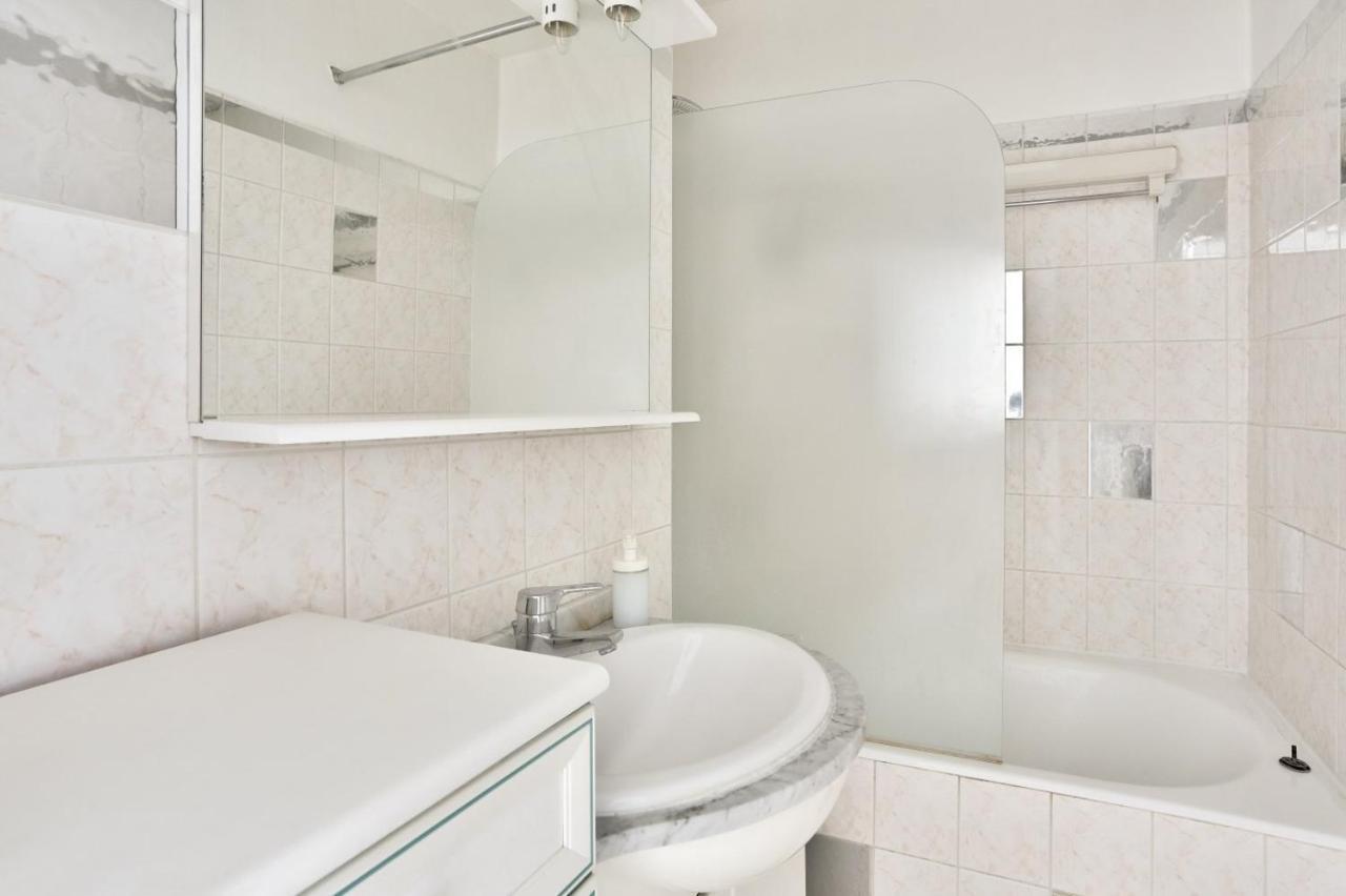 Appartement Quartier Galeries Lafayette Haussmann Free Netflix Paris Bagian luar foto